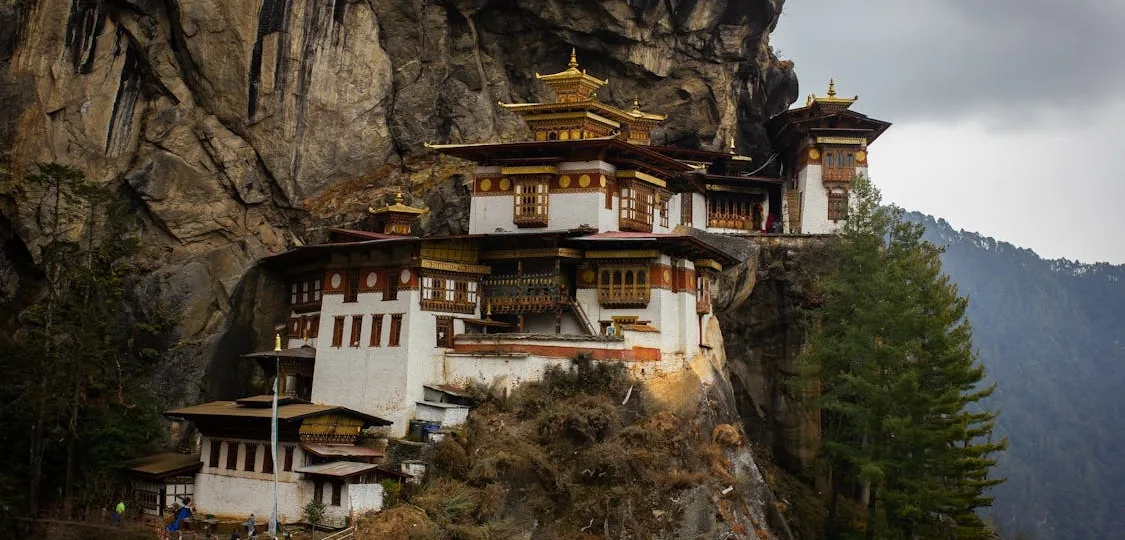 trekking in bhutan